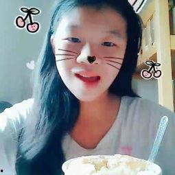 小孩吃老瓜视频播放,小萌娃挑战老瓜，视频播放引网友热议