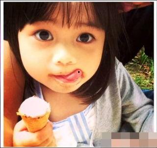 吐舌吃瓜的视频,揭秘网络热梗背后的趣味与思考