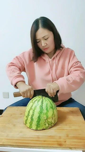 一家八口吃瓜视频全集