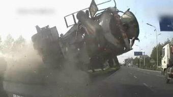 二郎吃瓜的视频在线观看,趣味横生的美食体验