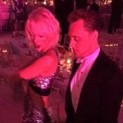 霉霉吃瓜情侣合唱视频大全,甜蜜瞬间大盘点