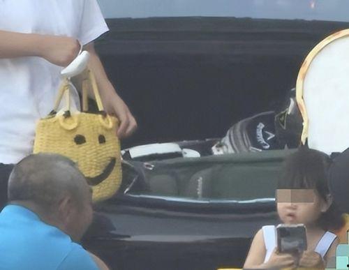 黄姓男艺人吃瓜视频大全