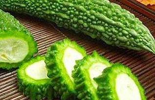 白瓜能配苦瓜吃吗视频,白瓜与苦瓜的搭配食用探讨