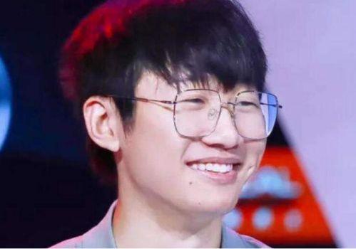 万博事件吃瓜视频,揭秘网络吃瓜群众的狂欢与反思