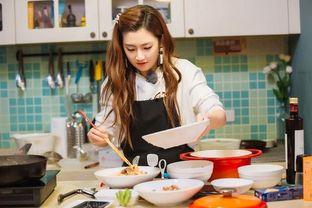 吃瓜小组成员拍摄手法视频,捕捉生活瞬间